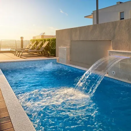 Luxury One In With Heated Pool Villa