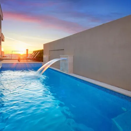 Luxury One In With Heated Pool فيلة