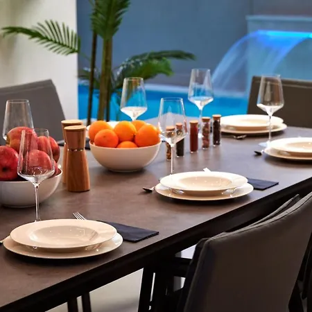Luxury One In With Heated Pool فيلة *