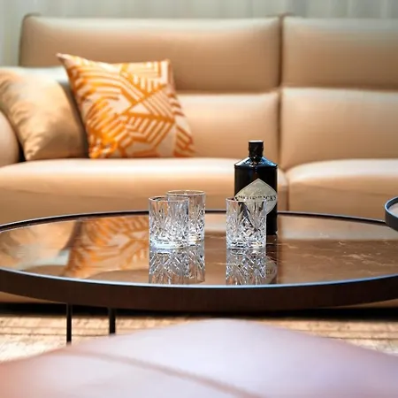 Luxury One In With Heated Pool * سبليت