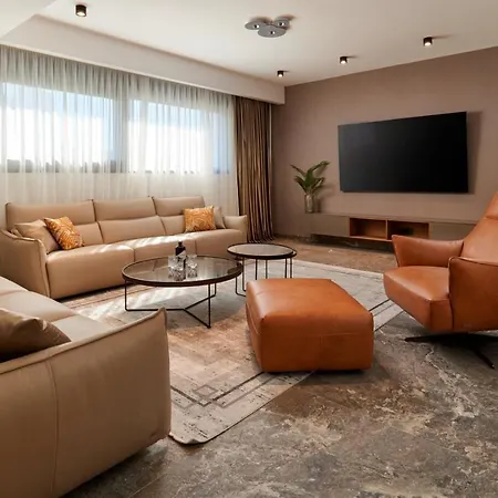 فيلة Luxury One In With Heated Pool سبليت